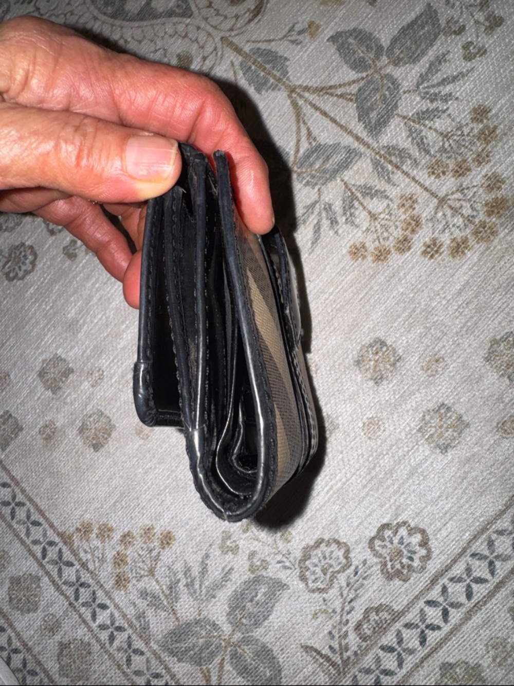 Burberry Black Leather Card Wallet with Equestrian Emboss - Picture 8 of 9